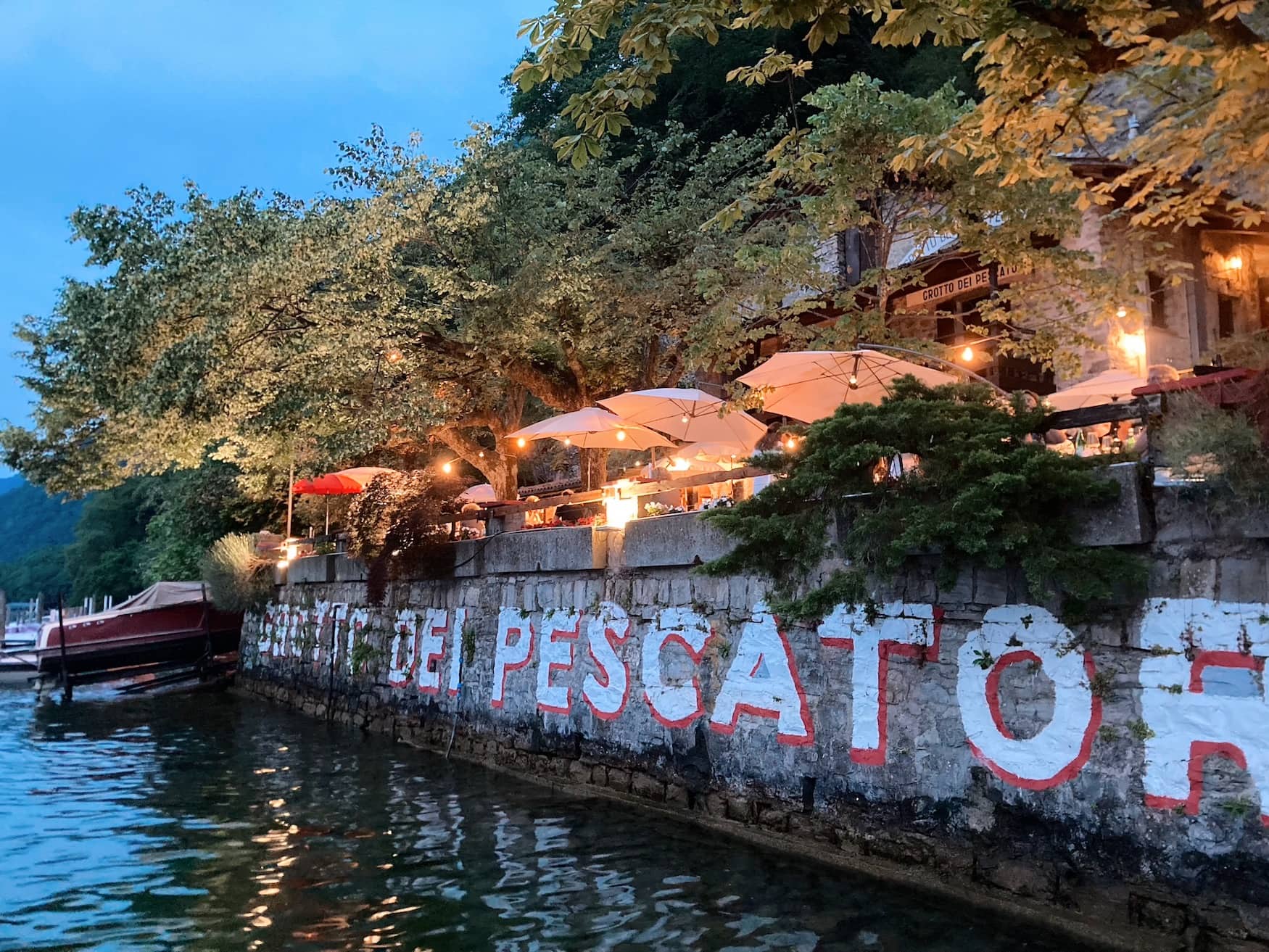 Grotto de Pescatori am Abend