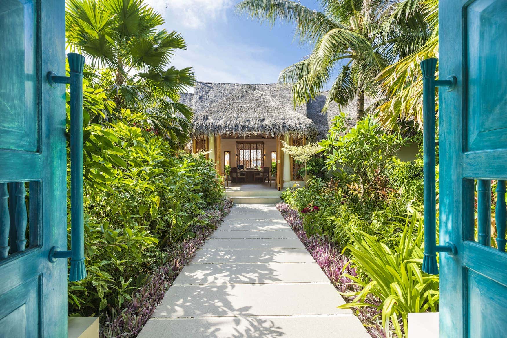 Eingang in eines der schönsten Hotel Spas: das Milaidhoo Island Maldives Spa