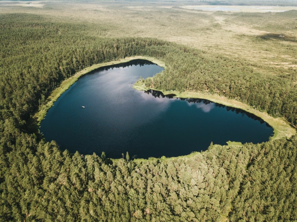 See in Form eines Herzes in Estland