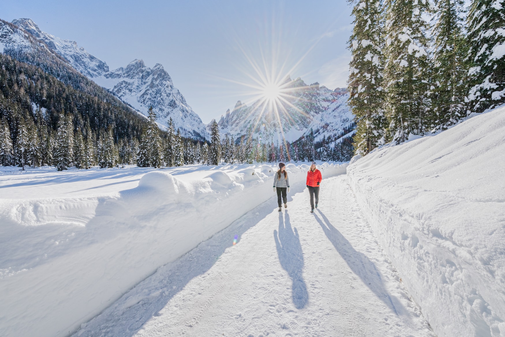 Winterwandern im verschneiten Fischleintal