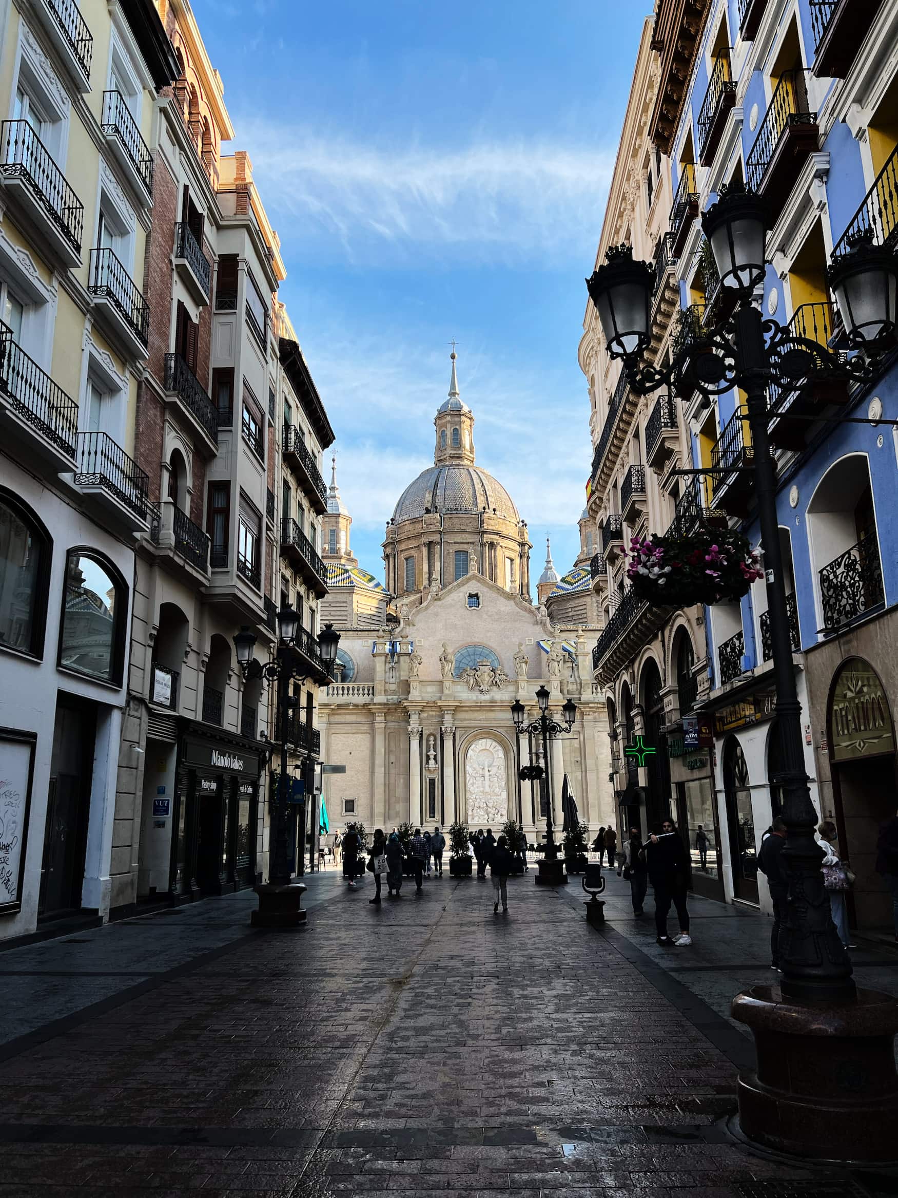 Basilika El Pilar, das Wahrzeichen der spanischen Stadt Saragossa