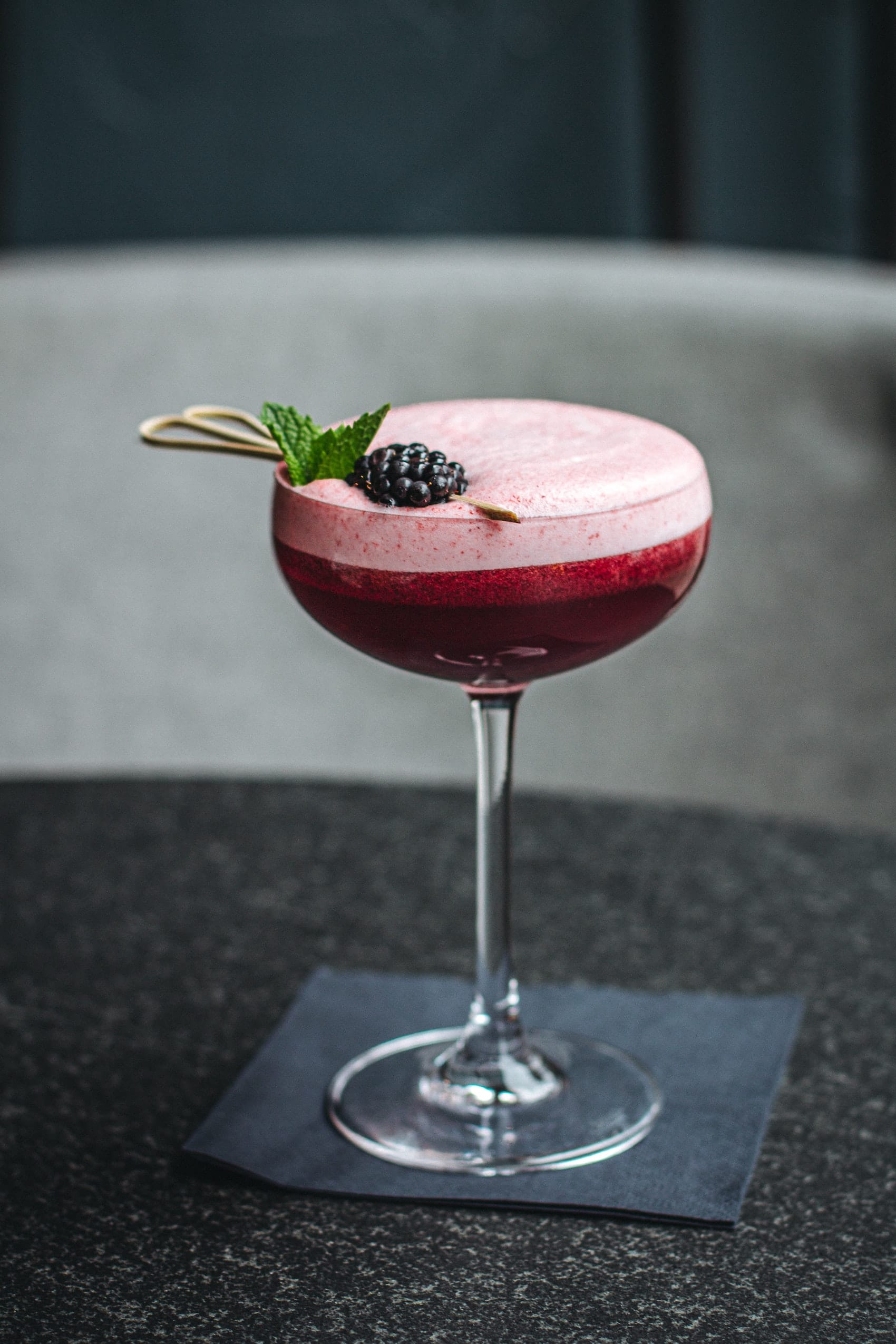 roter Cocktail im Glas