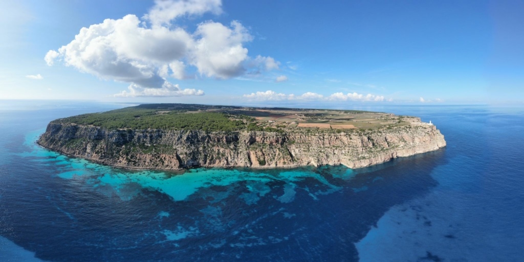 Luftaufnahme von der Insel Formentera auf den Balearen