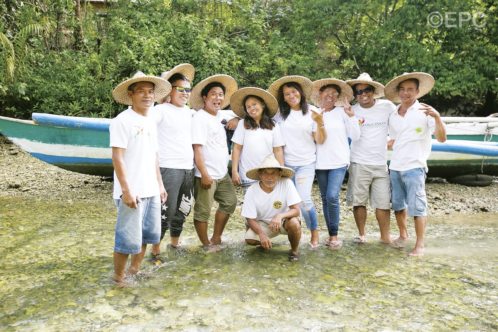 die Bojo River Cruise mit den einheimischen Fischern ist eine der besonderen Unternehmungen auf den Philippinen