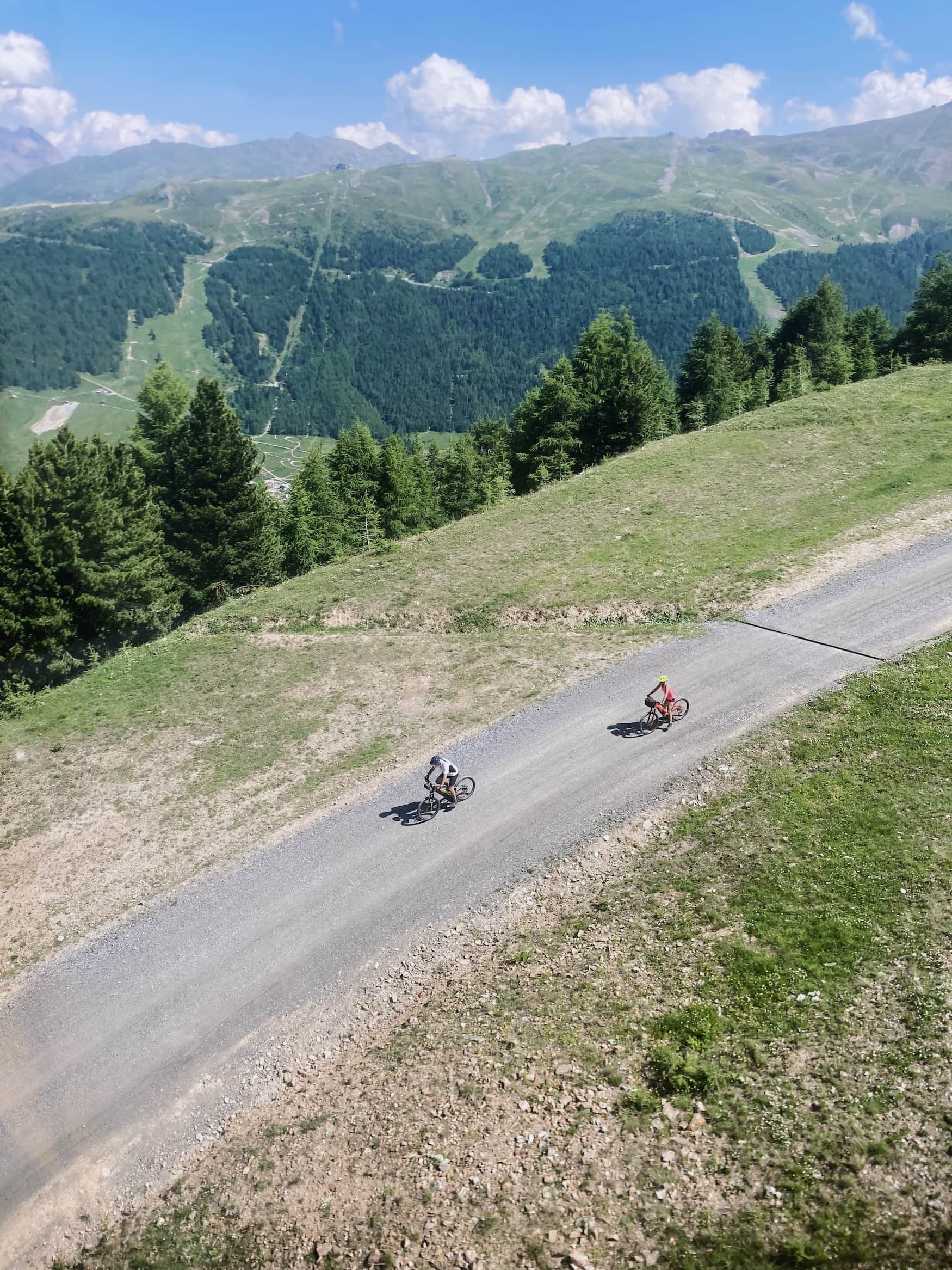 Zwei Mountainbiker in Livigno