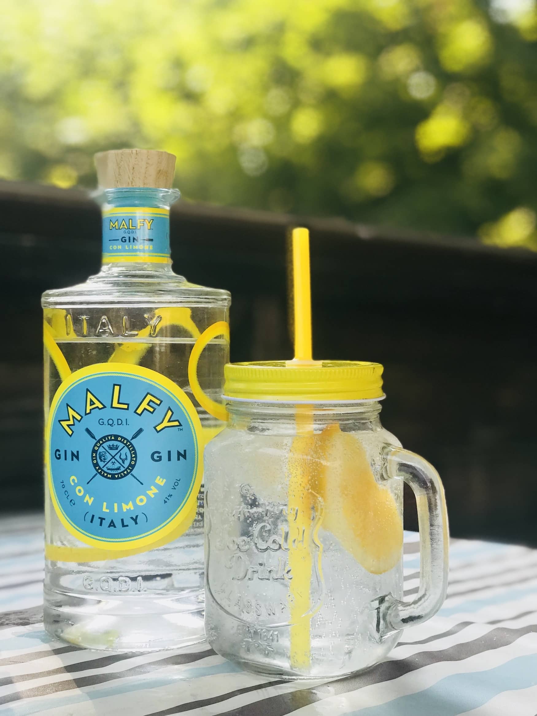 Flasche Gin von Malfey von der Almafiküste