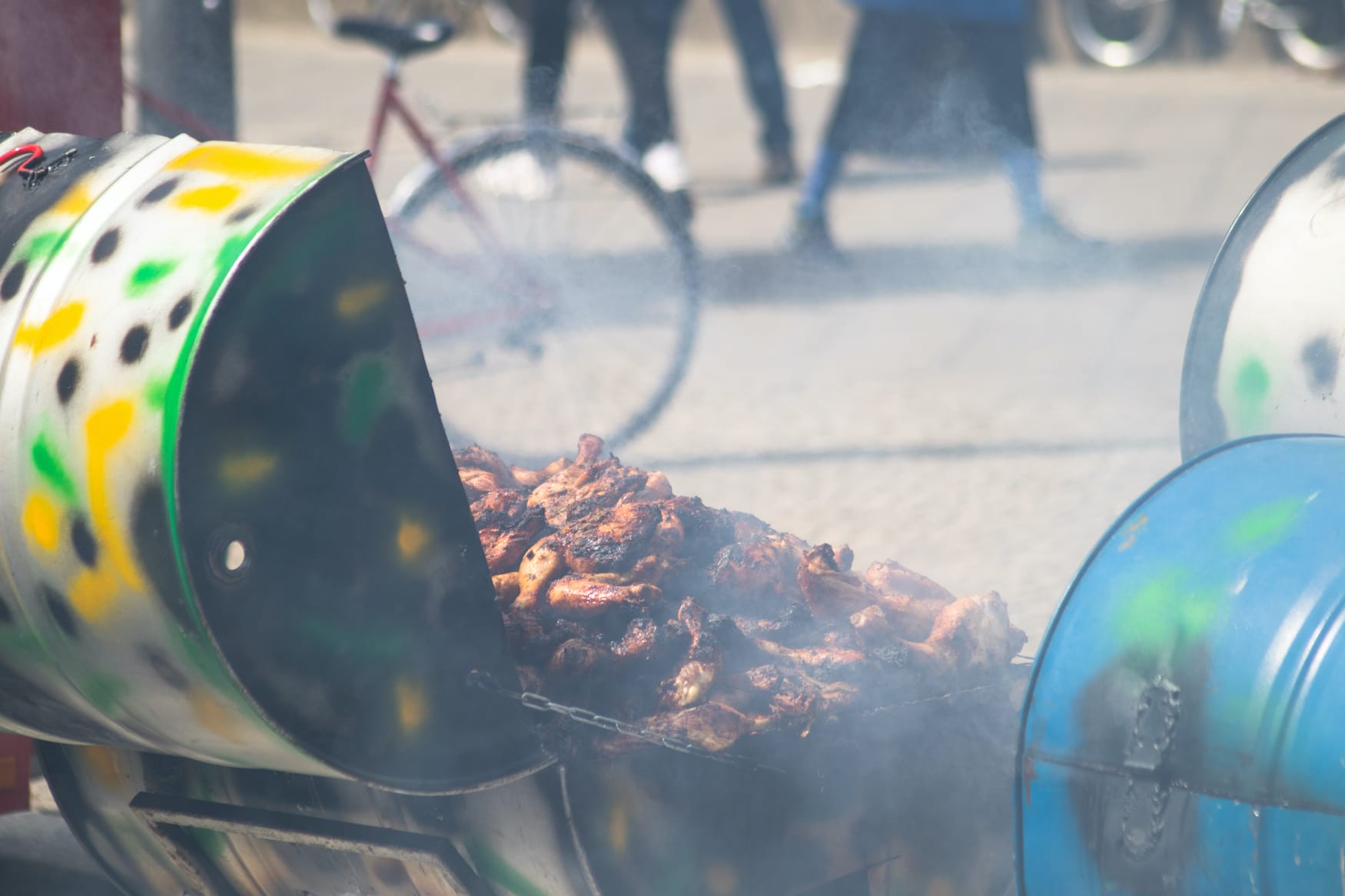 Essen in der Karibik: Jeck Schicken in Jamaika