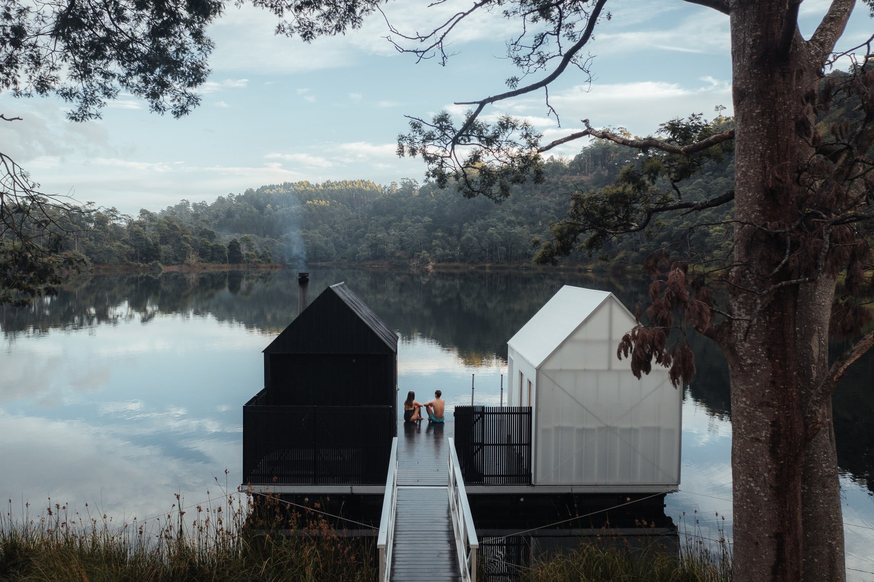 Floating Sauna Lake Derby Tasmanien
