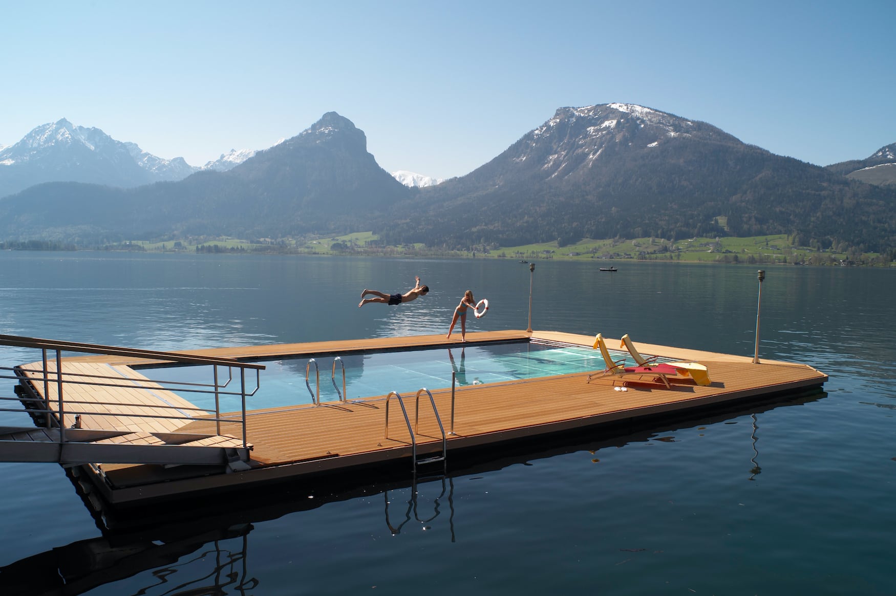 Der Pool im See im Weißen Rössl