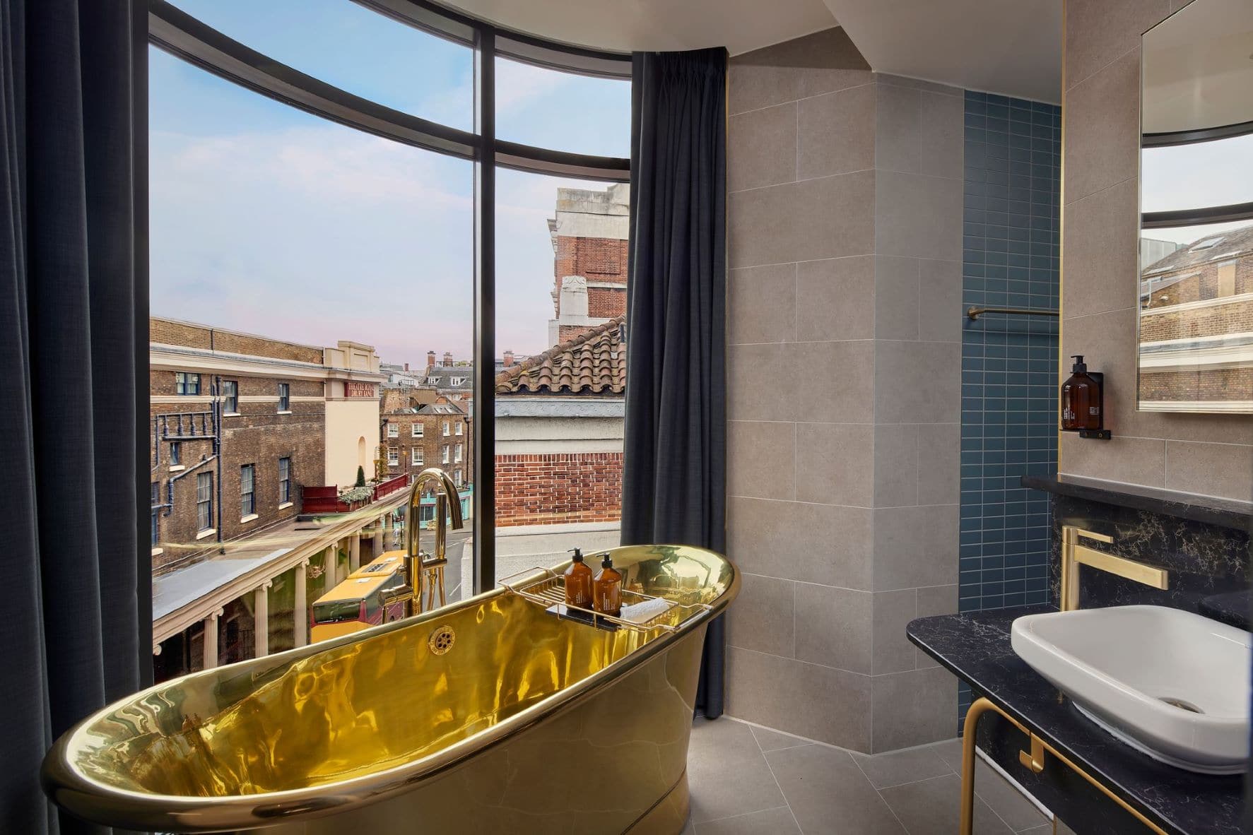 Bad im Hotel Amano Covent Garden London