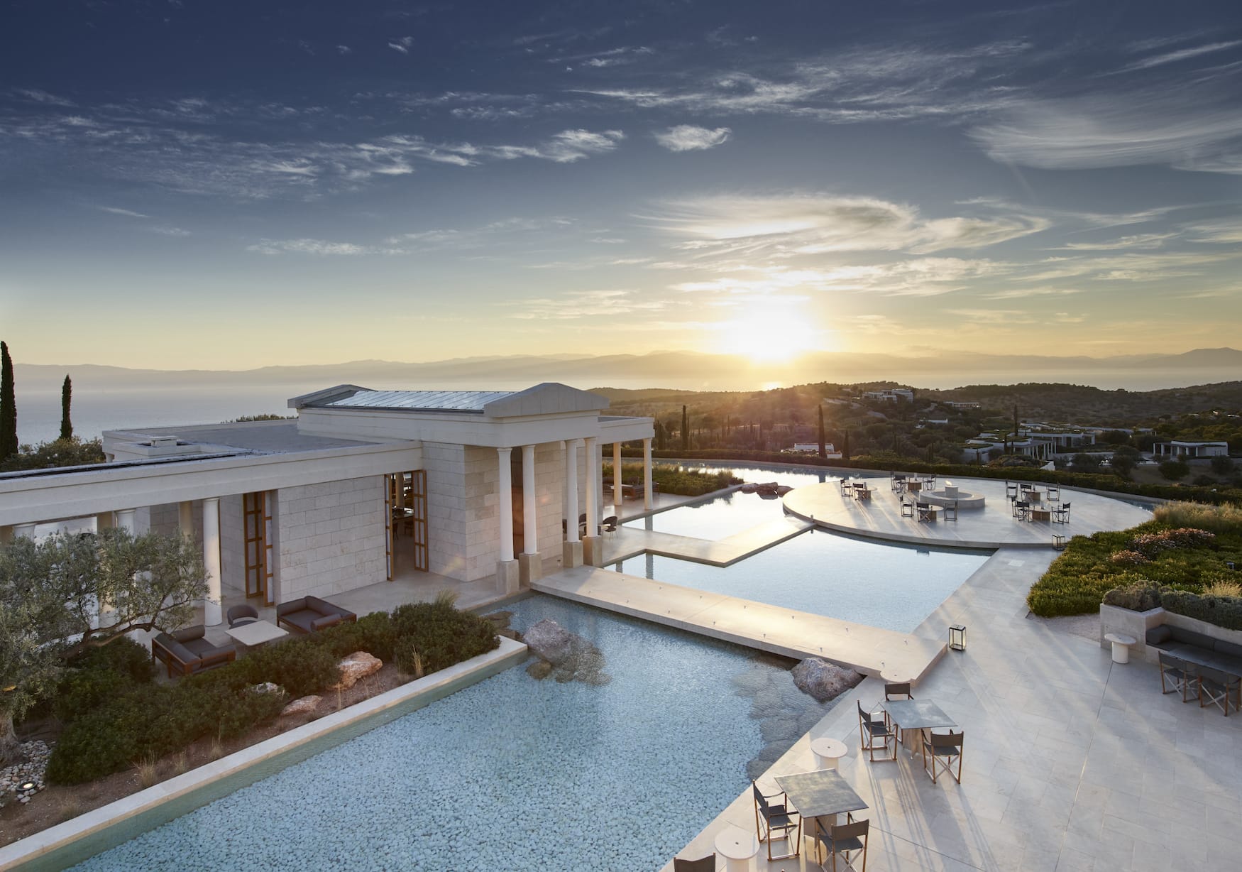 Zentraler Pavillon im Spahotel Amanzoe in Griechenland