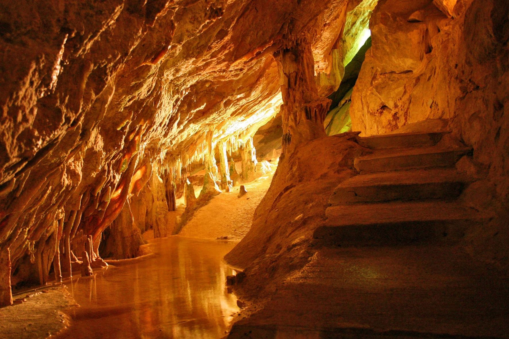 Höhle Cova de Can Marca auf Ibiza 