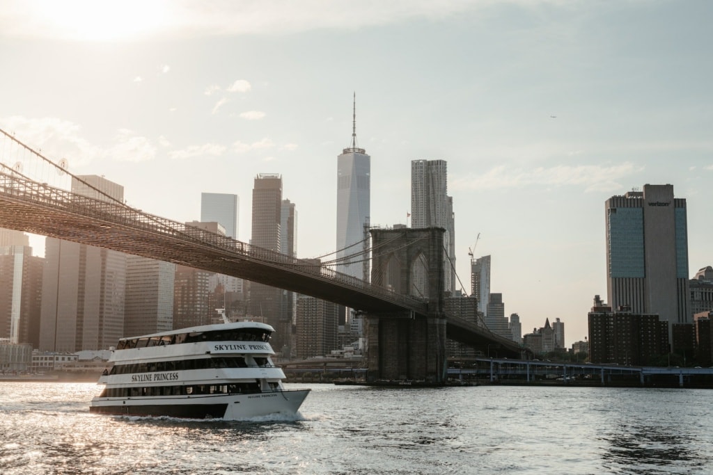 Mit der Fähre New York City erkunden