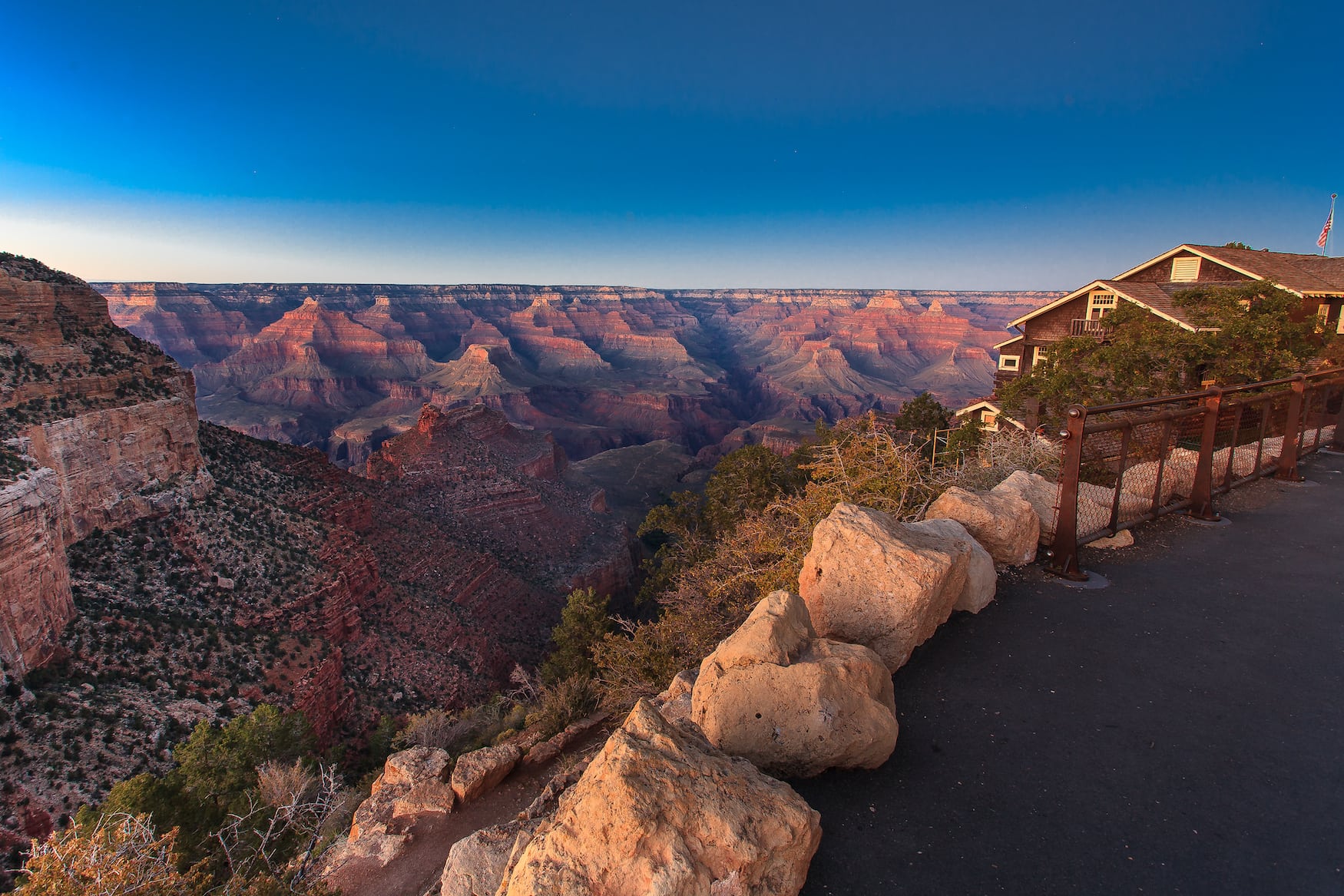 Sonnenuntergang über dem Aussichtspunkt am Kolb Studio in Arizona