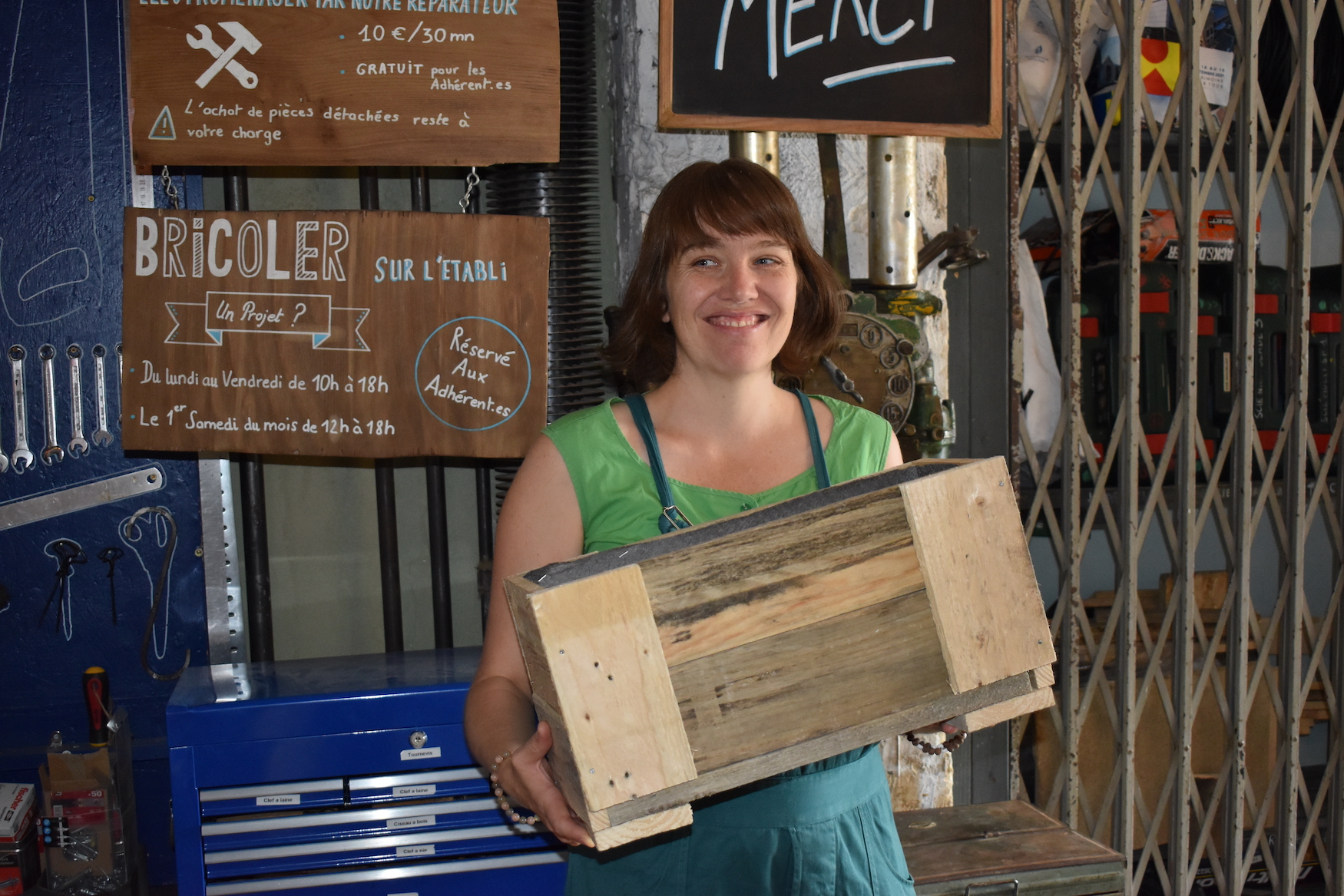 Mitarbeiterin in der La Recyclerie in Paris