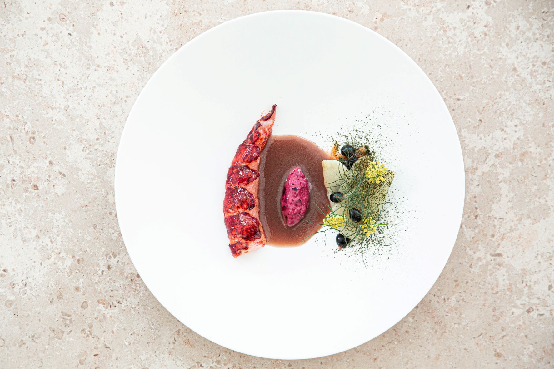 Teller Essen im Restaurant Louis XV in Monaco 