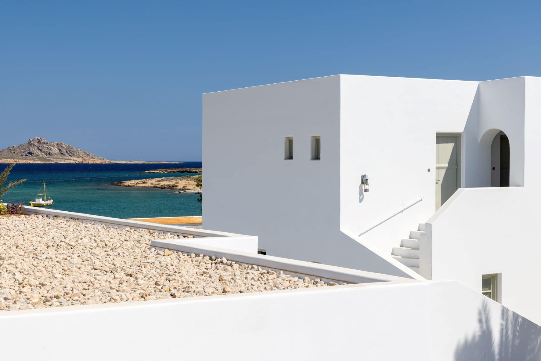 Bungalow von außen im Hotel Cosme auf Paros