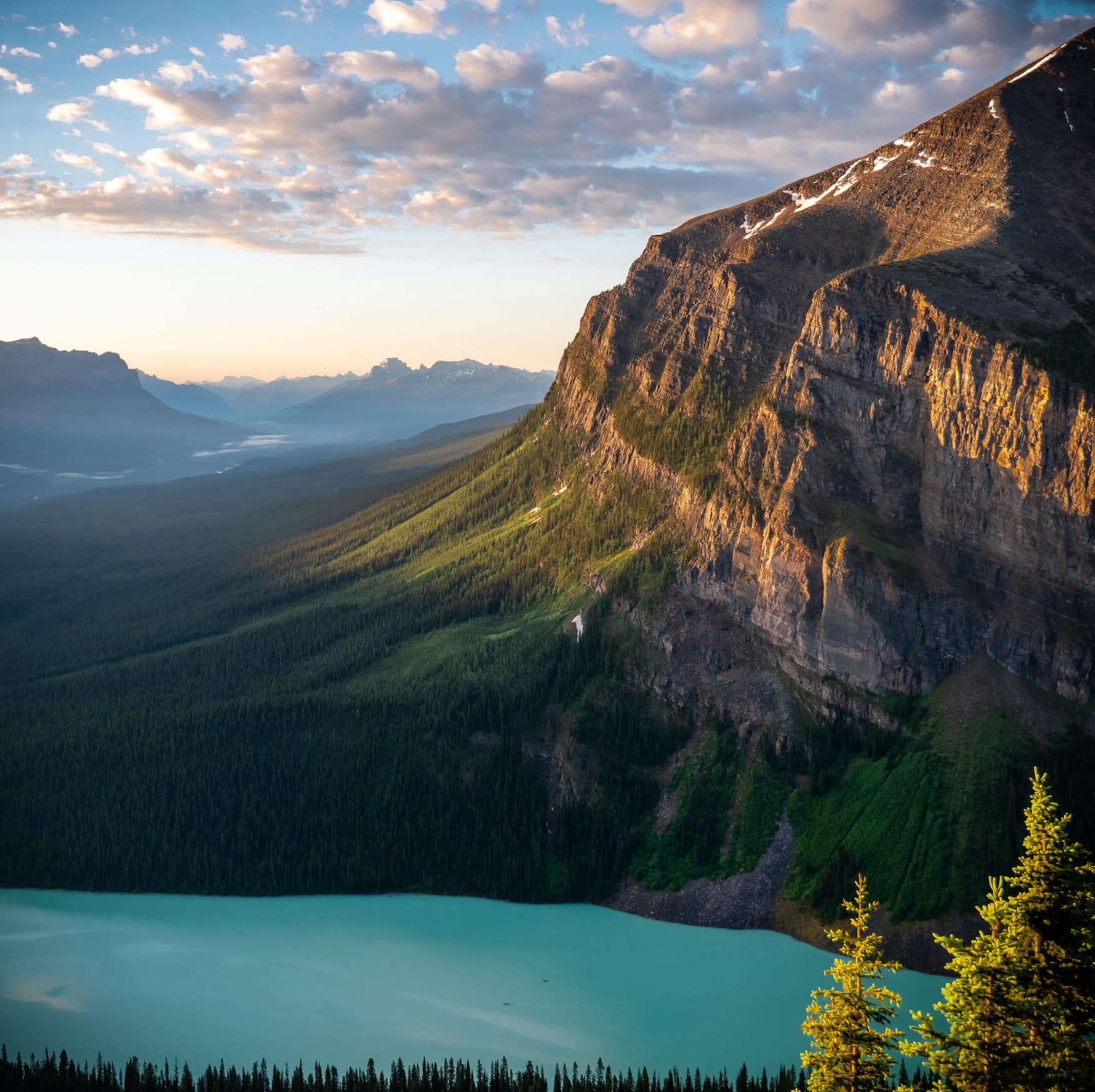 Türkisfarbener See im Banff Nationalpark