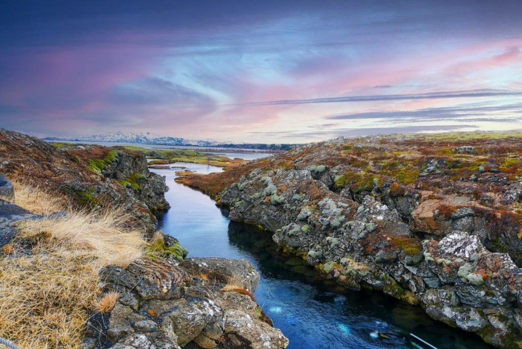 Sonnenuntergang im Thingvellir Nationalpark in Island