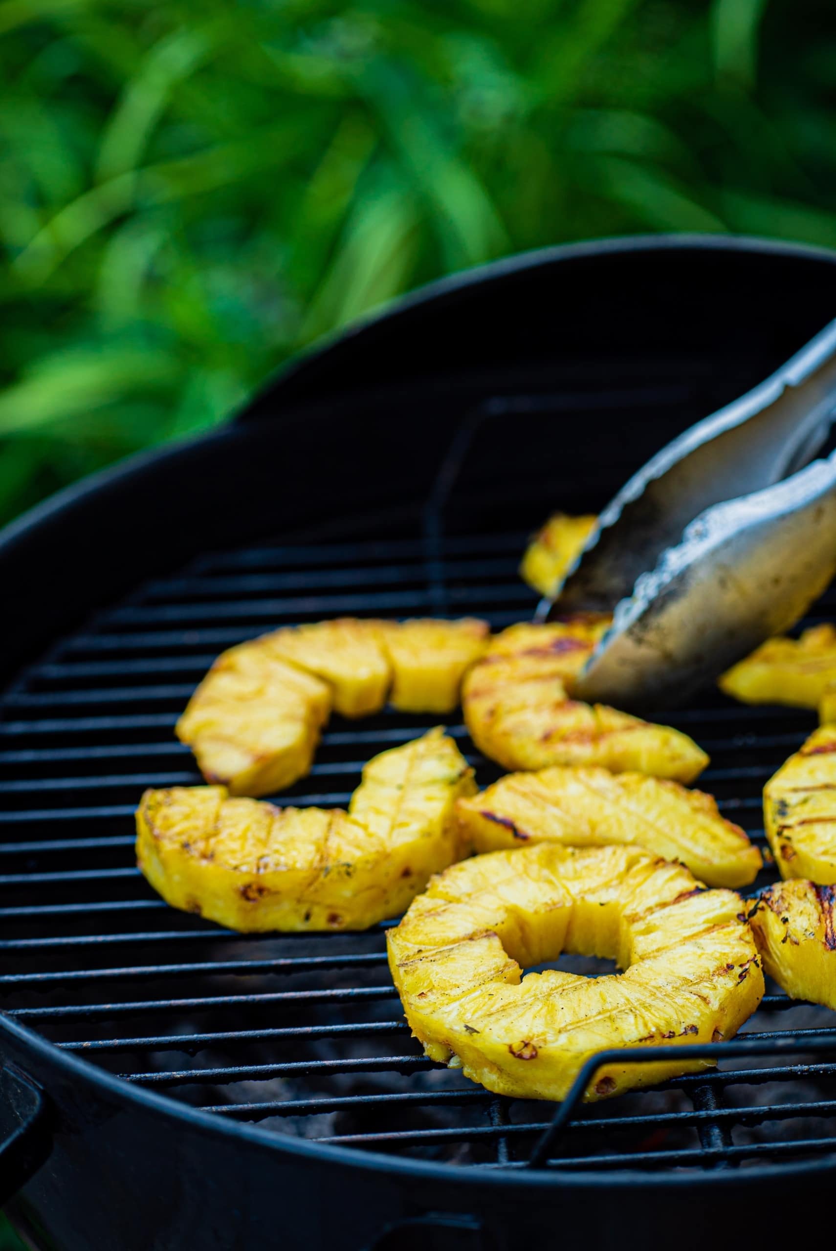 Ananas auf dem Grill