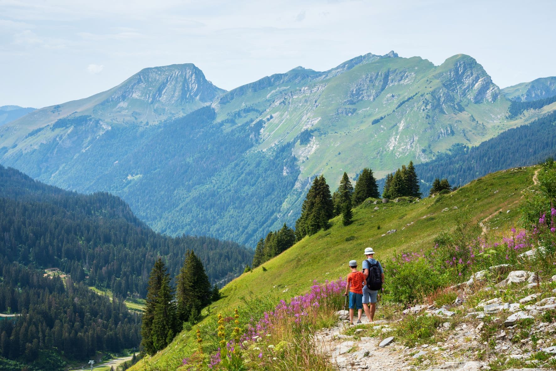 Wanderer bei Avoriaz in der Region Morzine 
