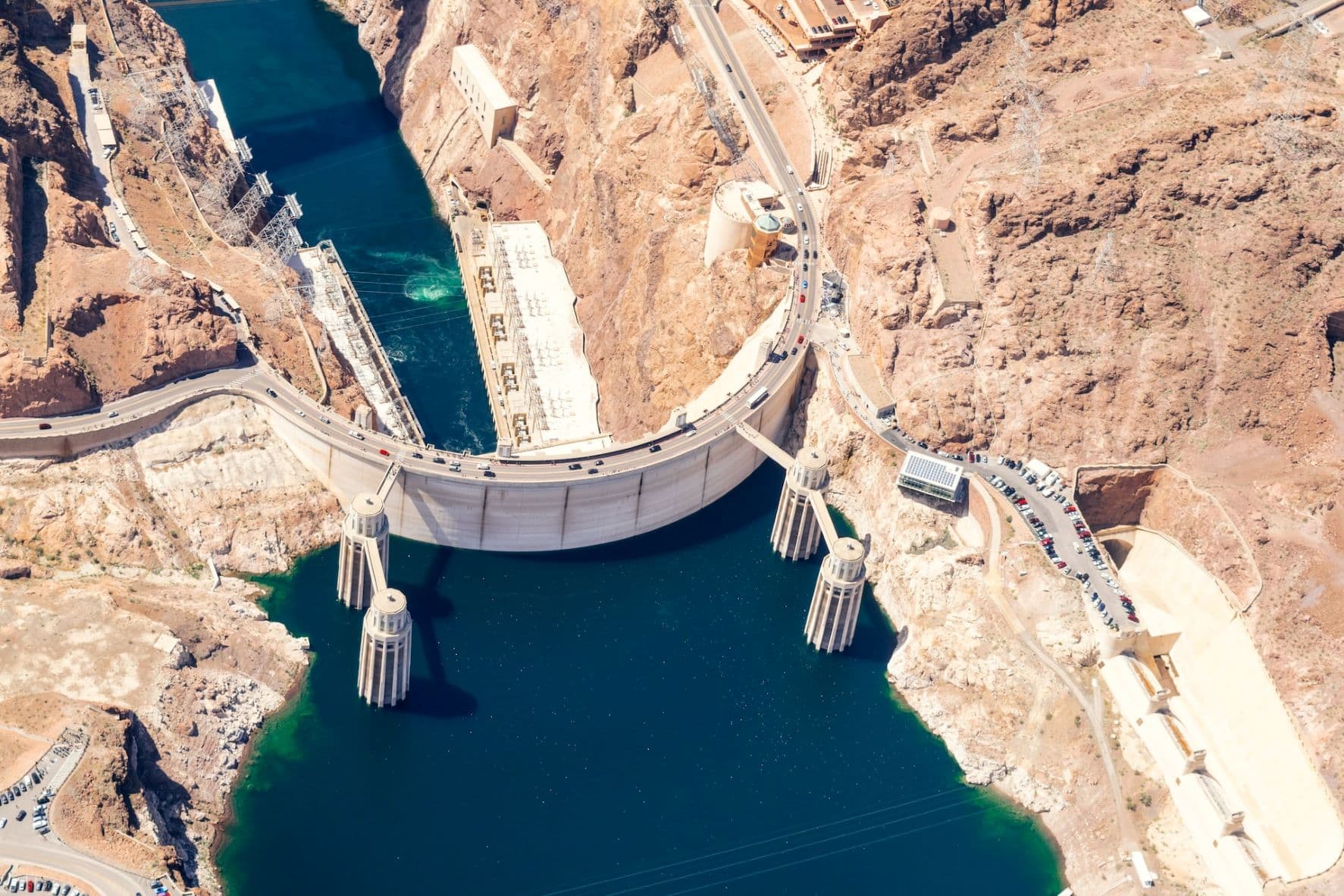 Hover Dam aus der Vogelperspektive 