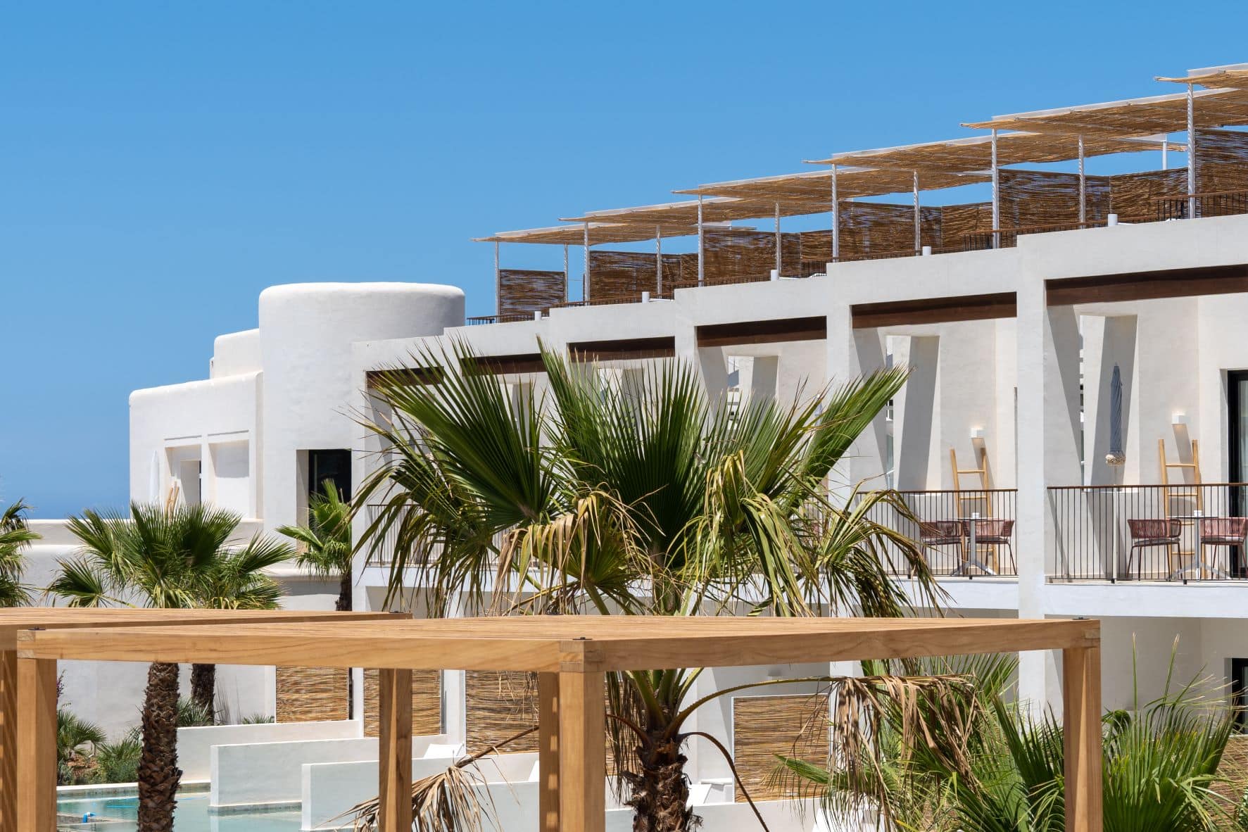 Blick auf Balkone des TRS Ibiza Hotels 