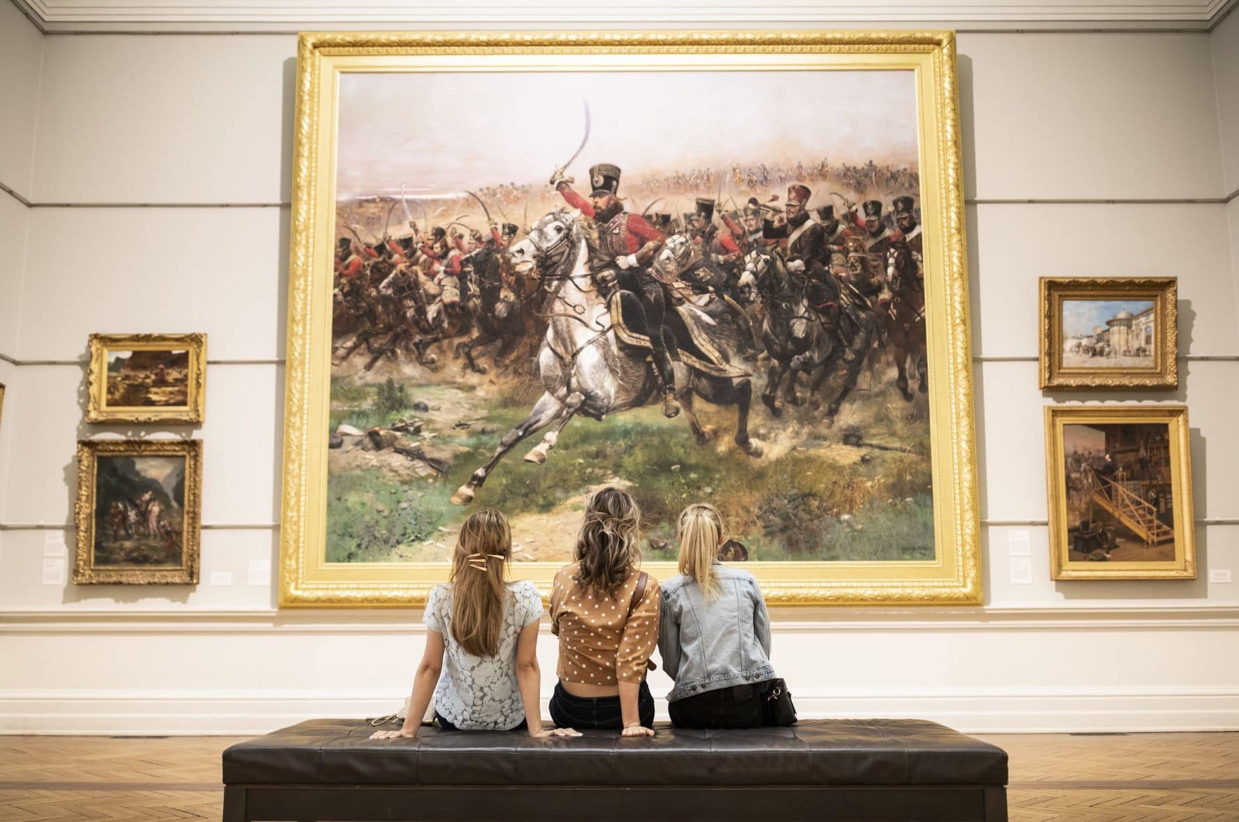 Besucherinnen in der Art Gallery of New South Wales Sydney 