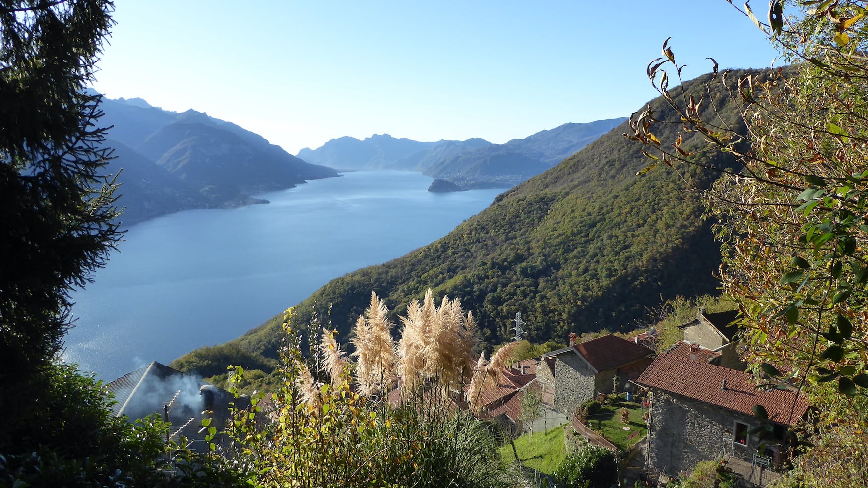 Ausläufer des Comer Sees in Italien
