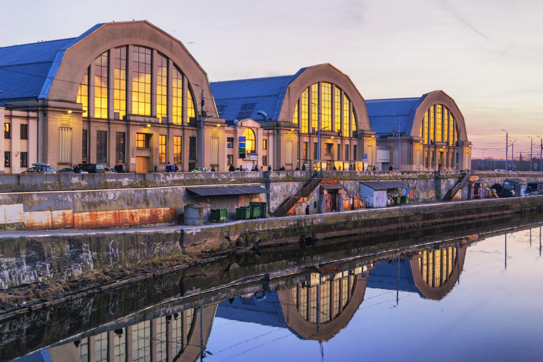 Fassade des Central Markets in Riga