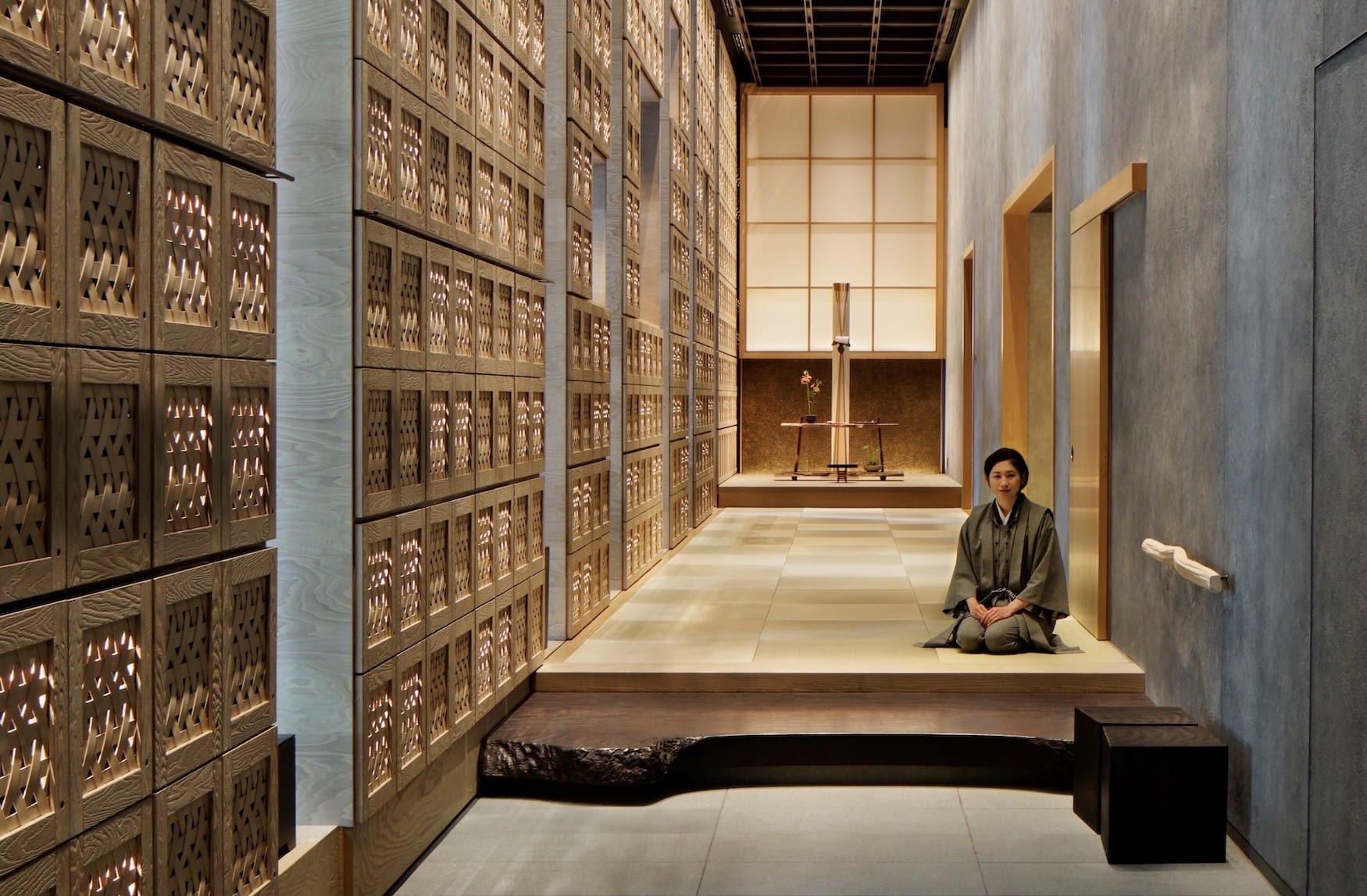 Eingang zum Hoshino Resort in Tokio
