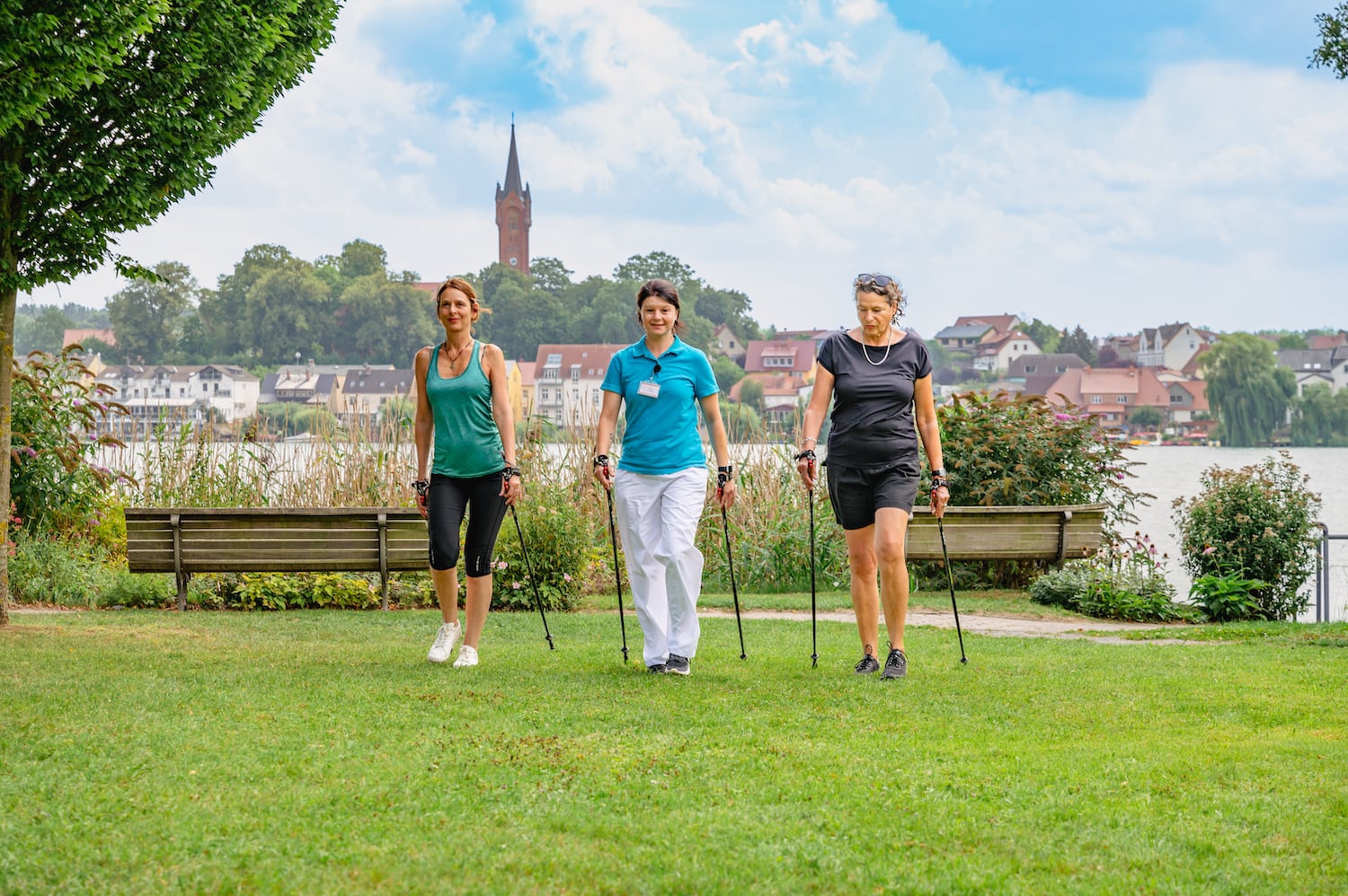 Walking mit Trainerin beim Medical Wellness Urlaub.