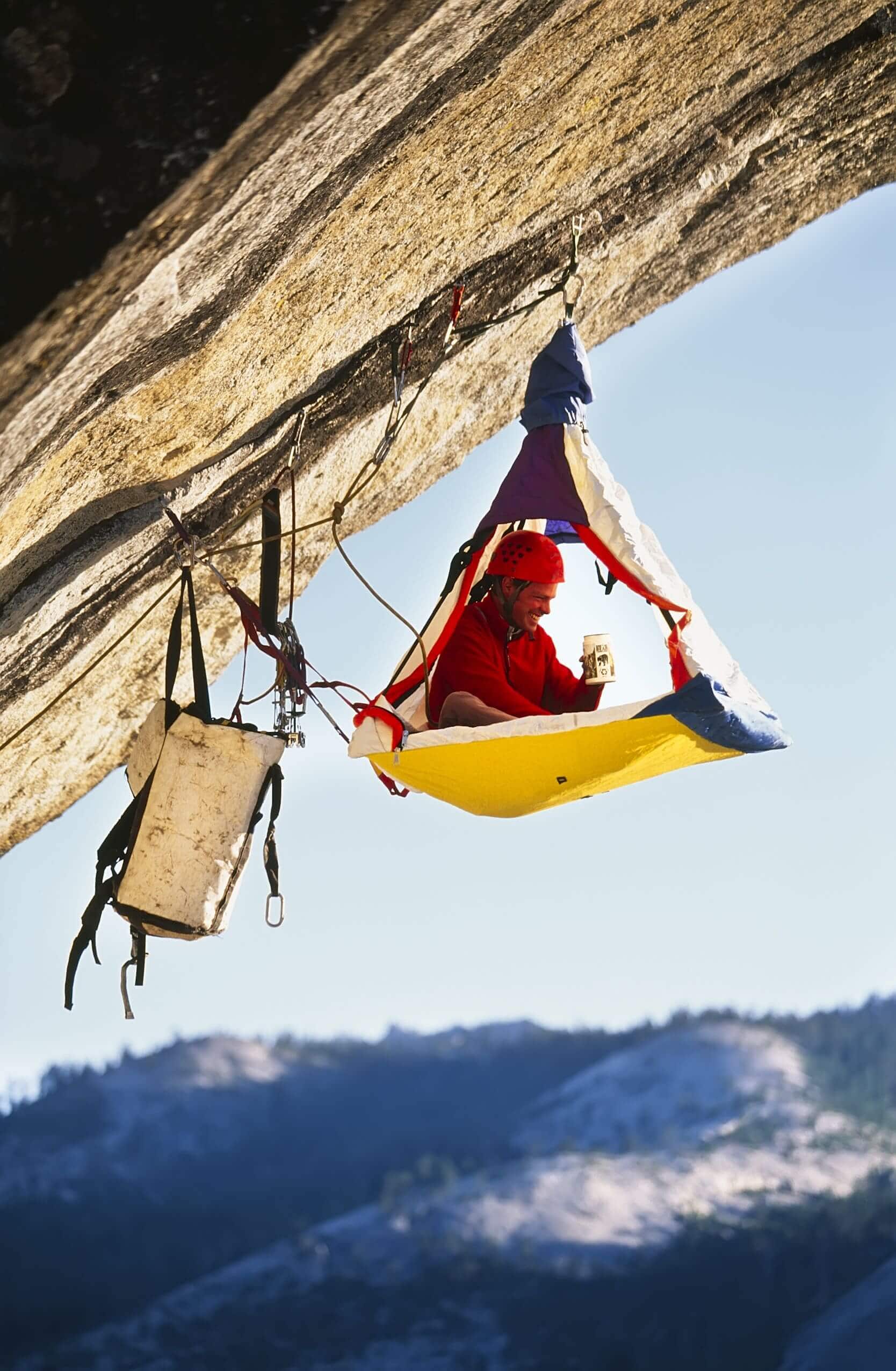 Mann in Portaledge