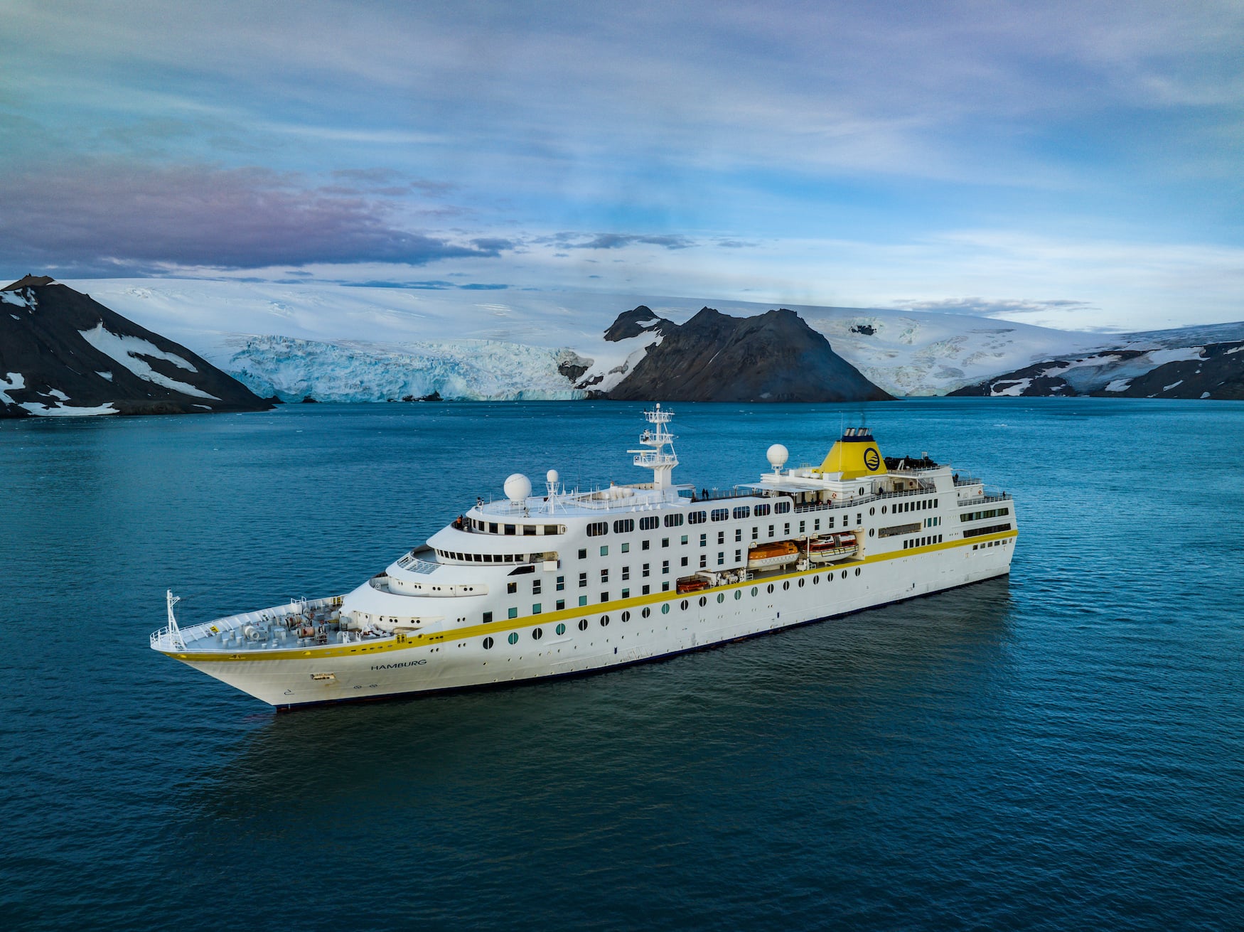 die MS Hamburg auf ihrer Reise in die Antarktis