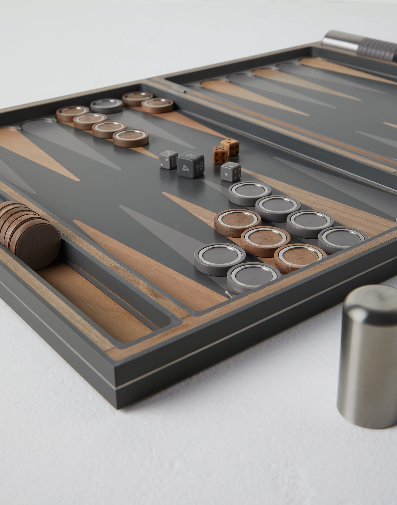 Spiele für unterwegs von Brunello Cucinelli 