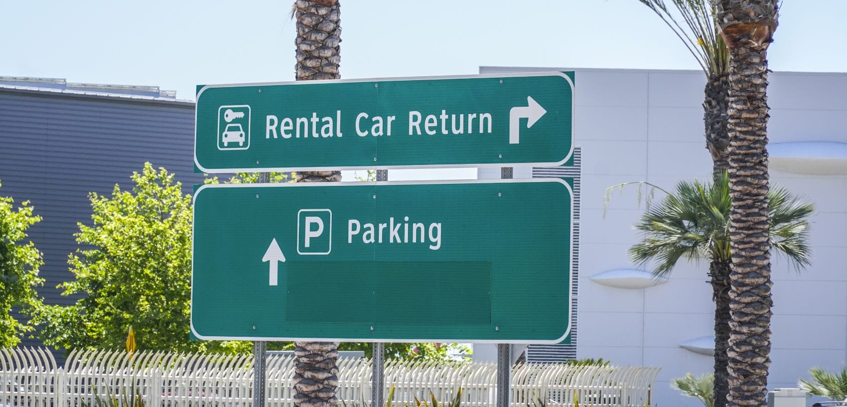 Mietwagen Rückgabe USA Hinweisschild