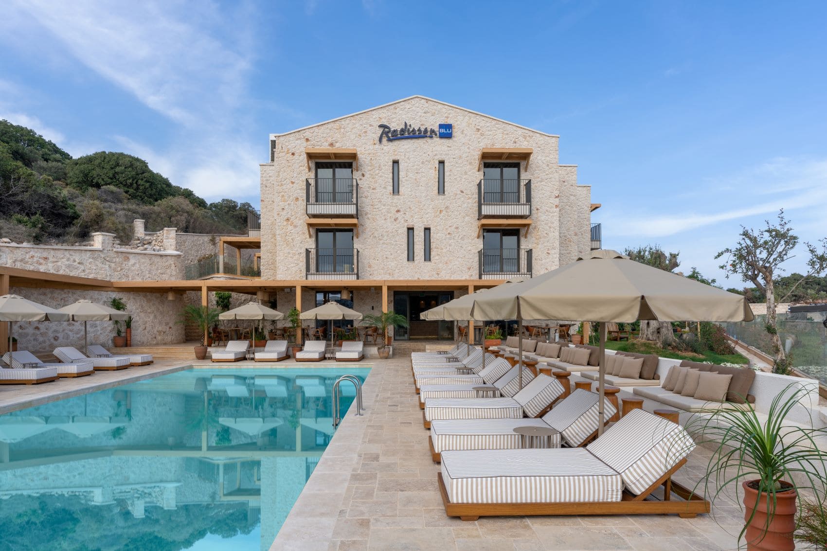 Radisson Blu Kas Hotel Pool Gebäude