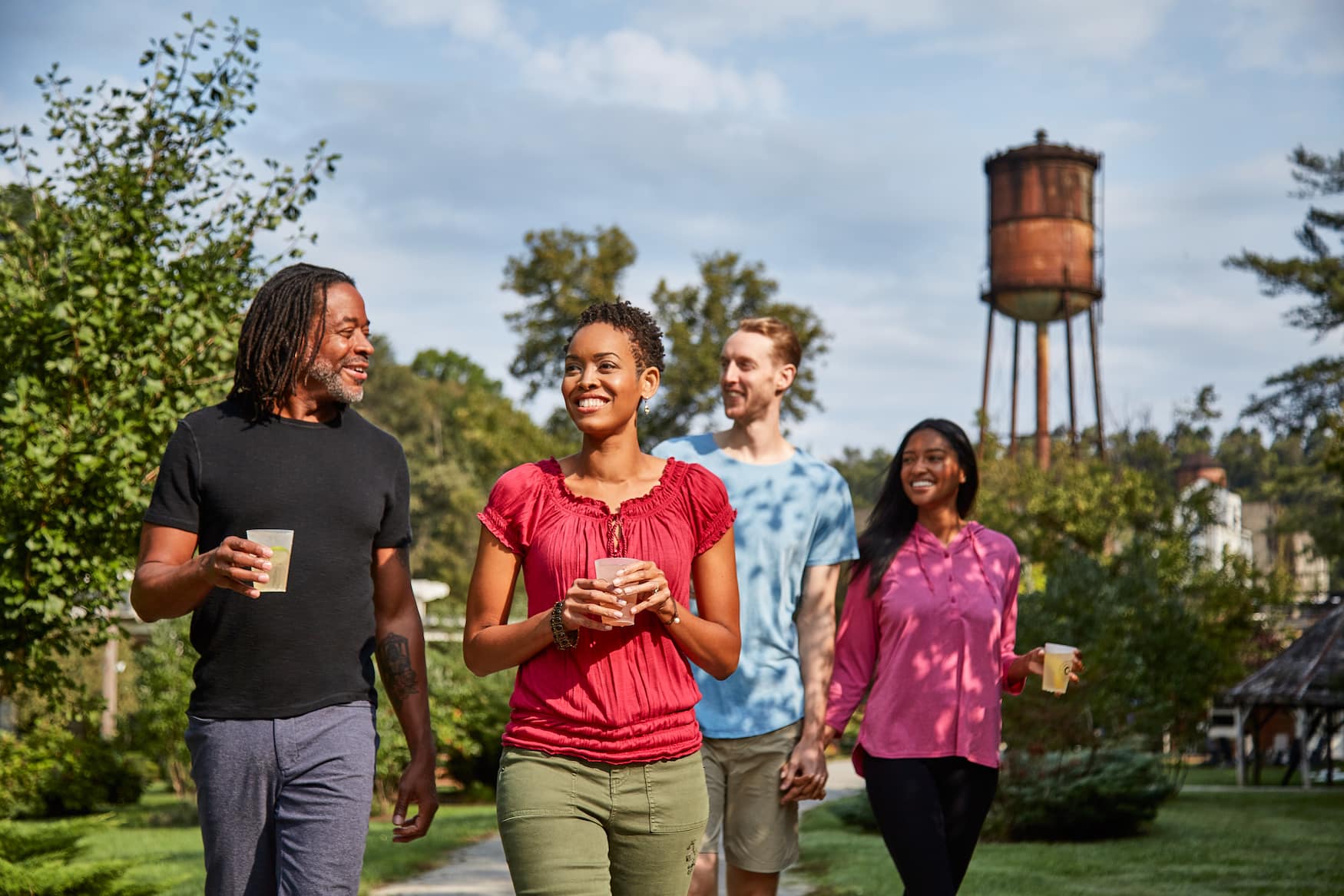 Besucher in der Castle & Key Distillery in Kentucky