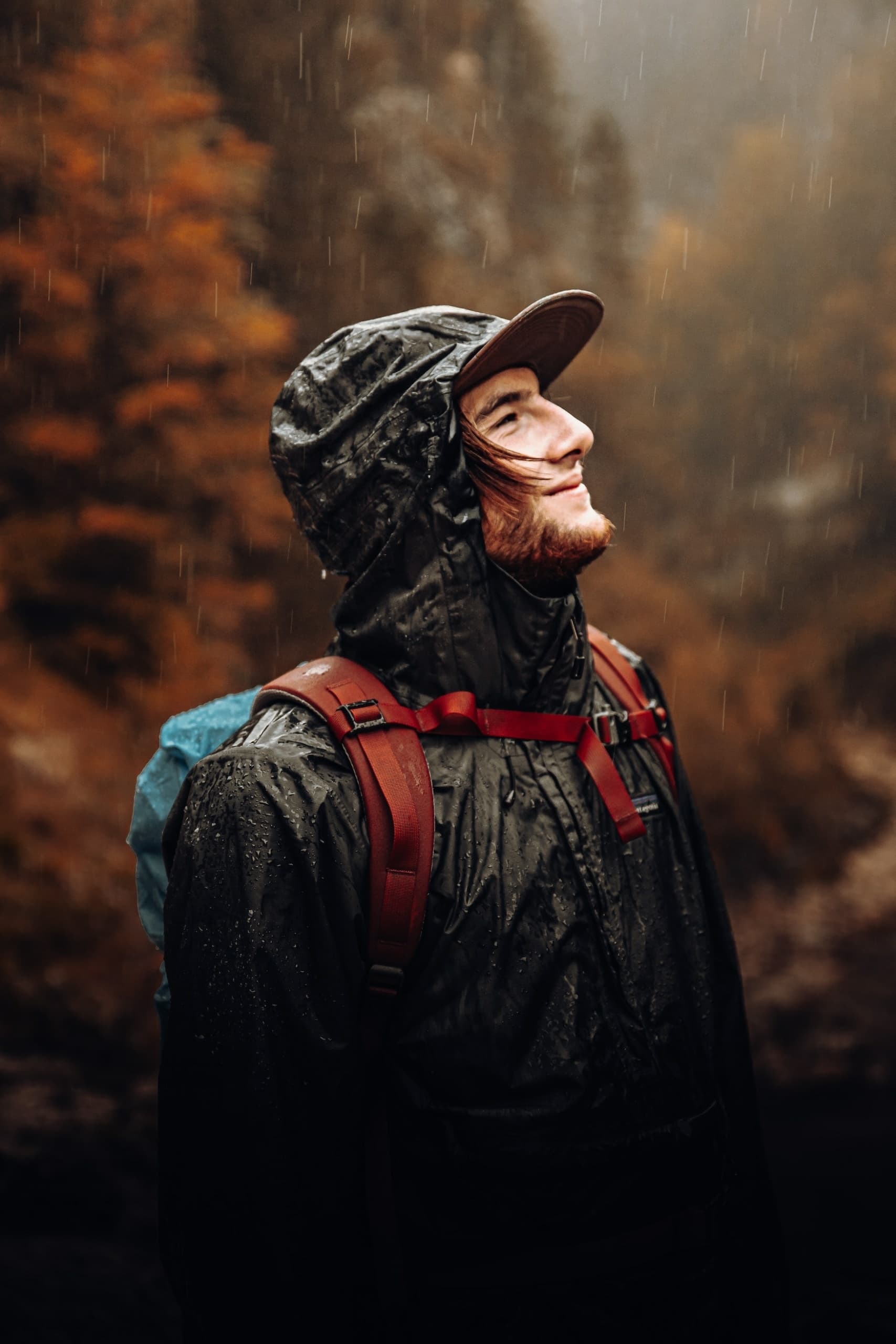 Hüttenwanderung in den Alpen: Regenjacke nicht vergessen!