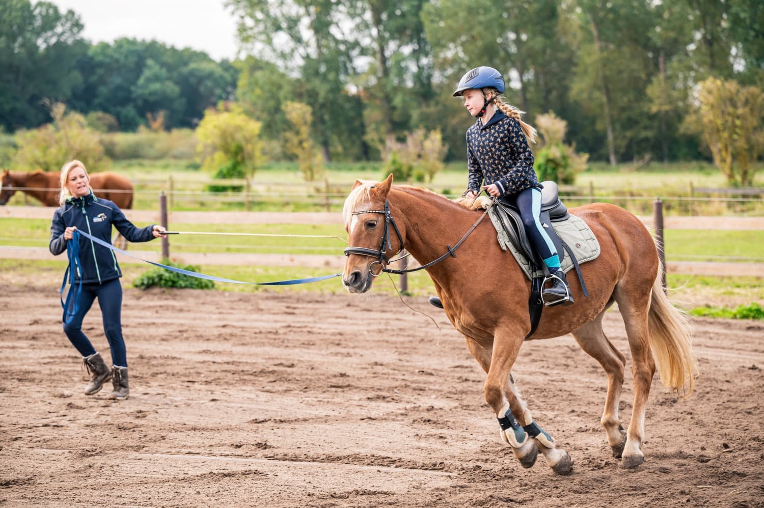 Reitunterricht im Urlaub - wie schön und praktisch! Foto: TMV/Tiemann