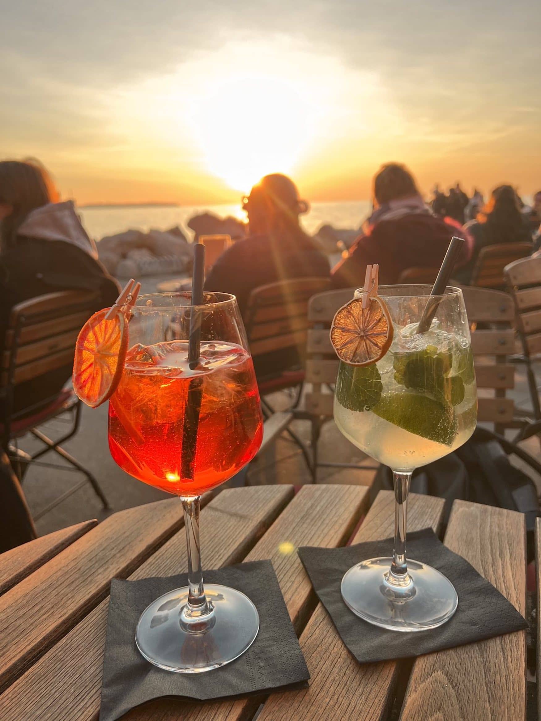 Aperativo trinken in Piran in Slowenien