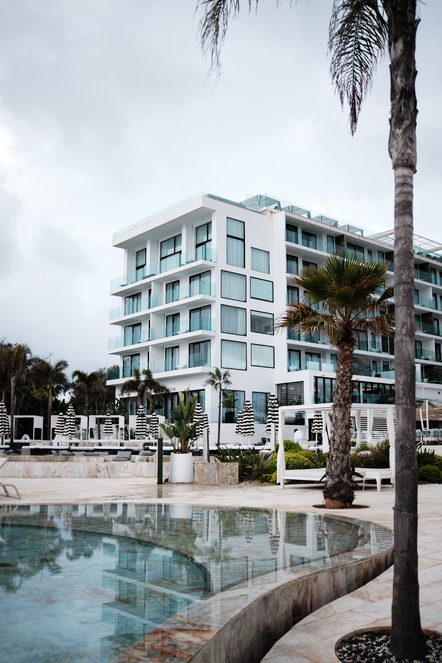 Außenfassade des Bless Hotel Ibiza