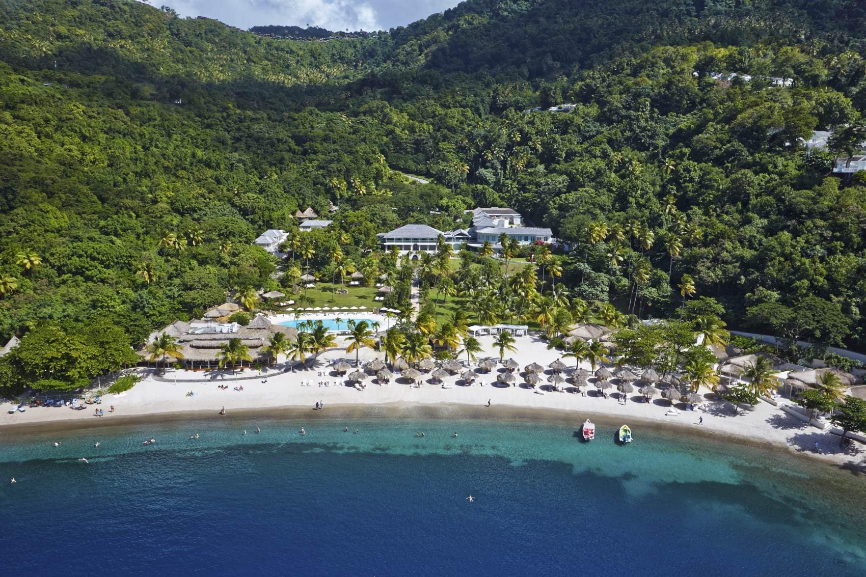 Drohnenaufnahme vom Sugar Beach, A Viceroy Resort