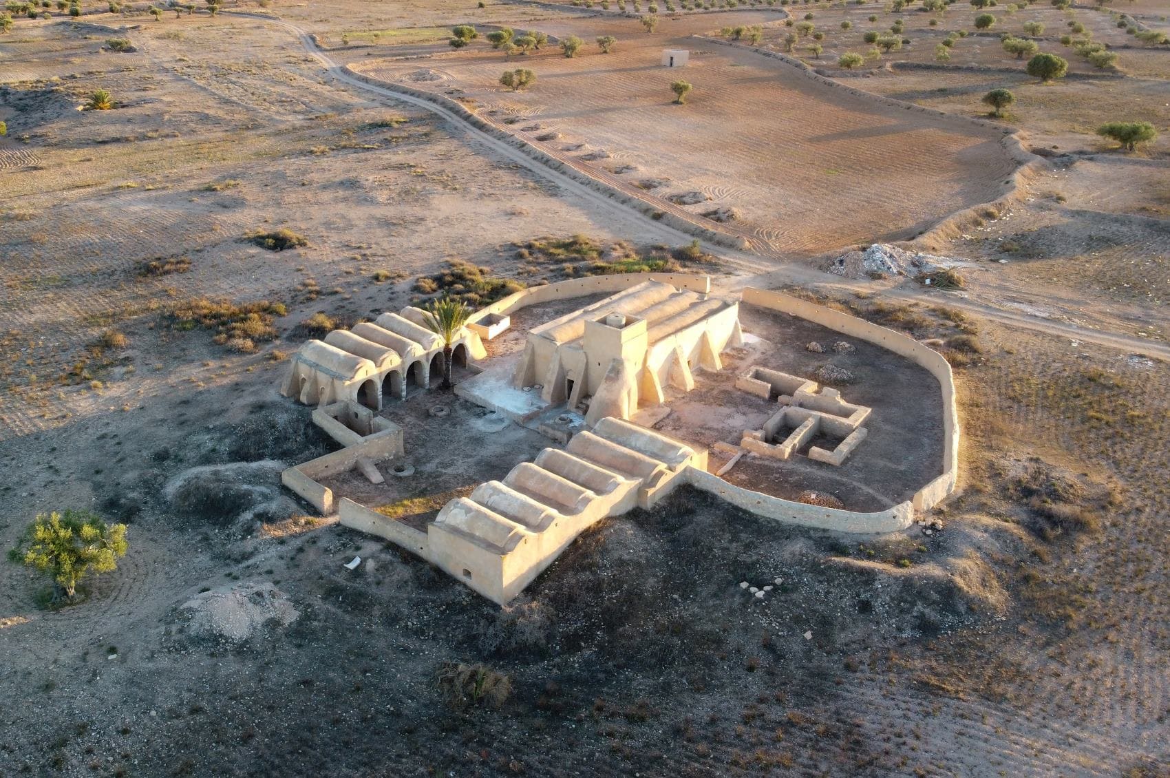 Luftaufnahme der Ouelhi Moschee ,Djerba, Tunesien