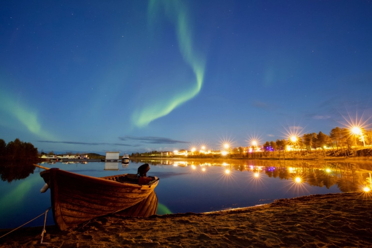 In Yellowknife tanzen die Lichter über dem Hafen
