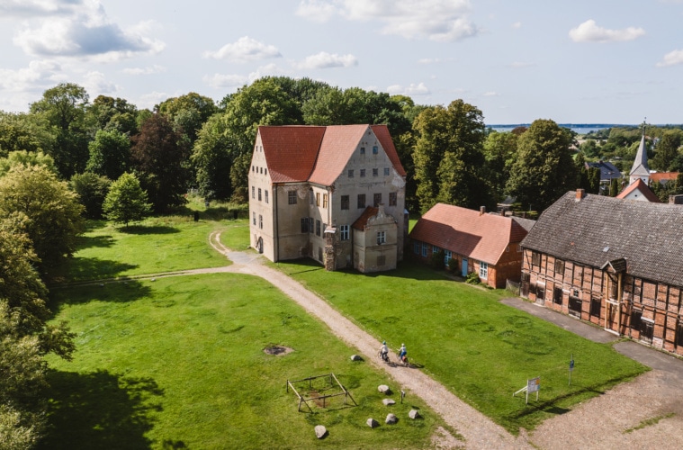 Mit dem Fahrrad vorbei am Schloss Ludwigsburg