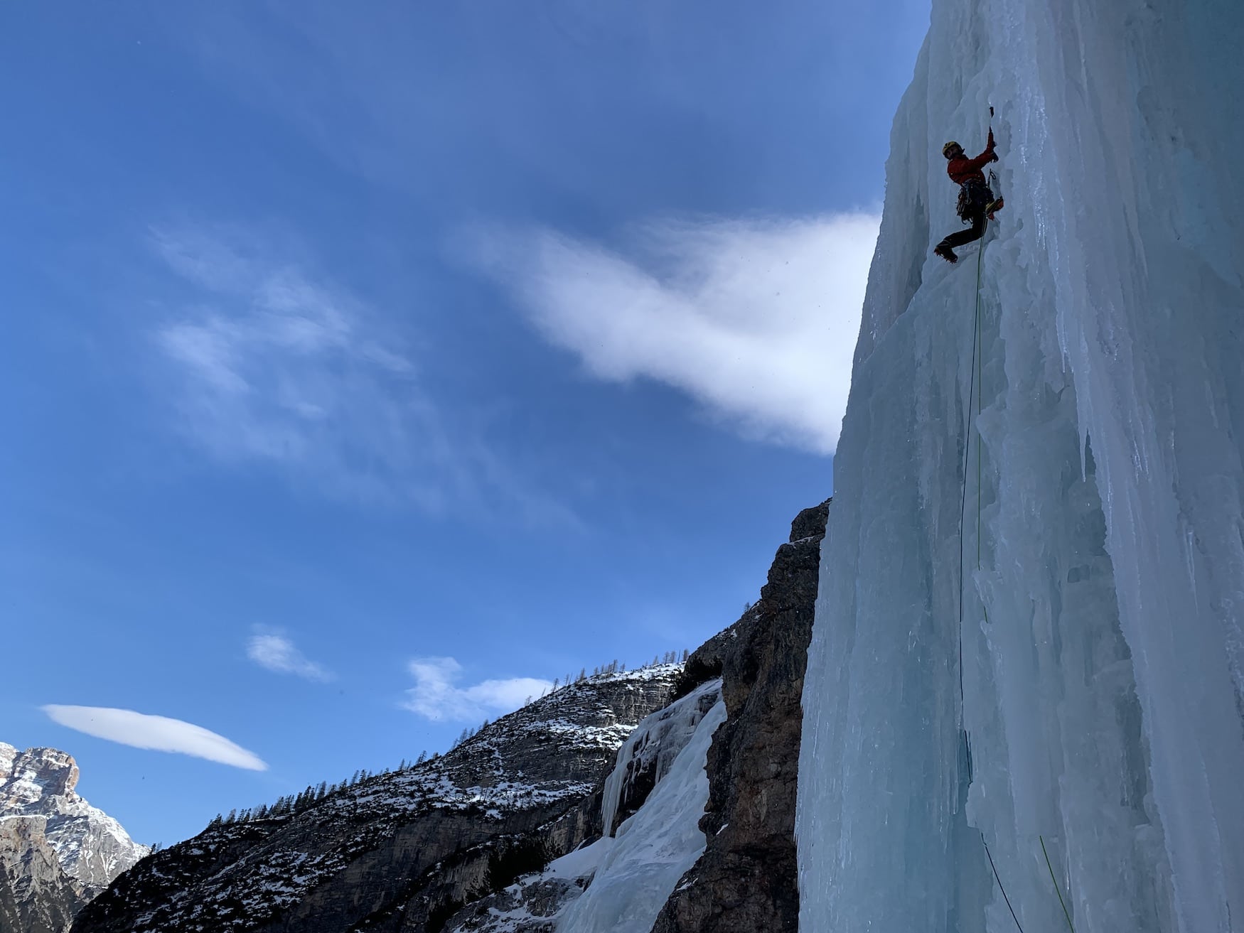 Wintersportarten in den Alpen: Eisklettern