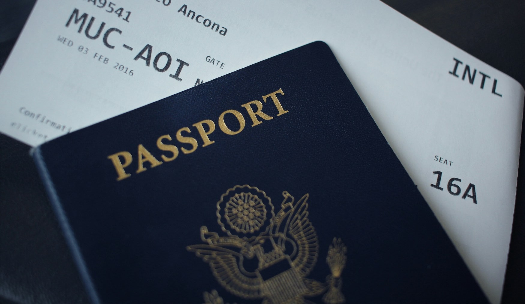 Flugticket und Reisepass: Biometrische Zugangskontrolle am Flughafen