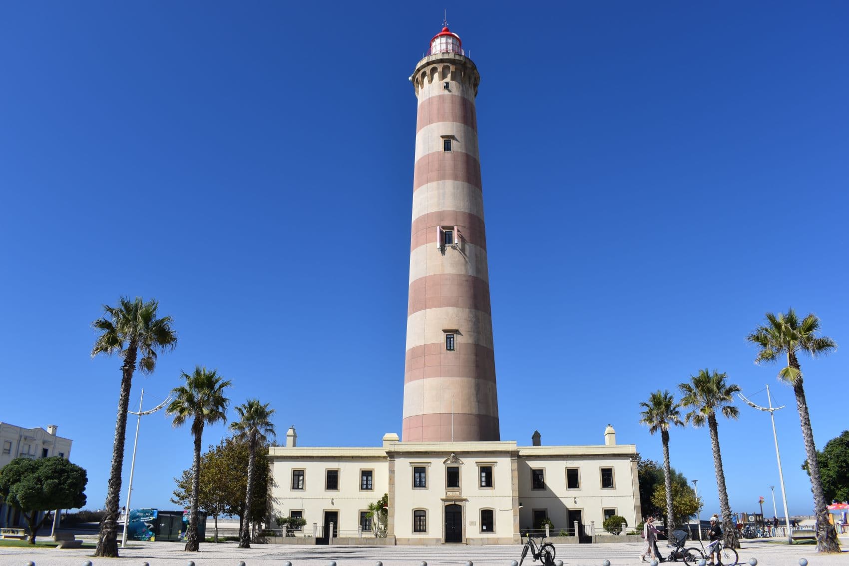 Leuchtturm am Praia de Barra bei Aveiro, Portugal 