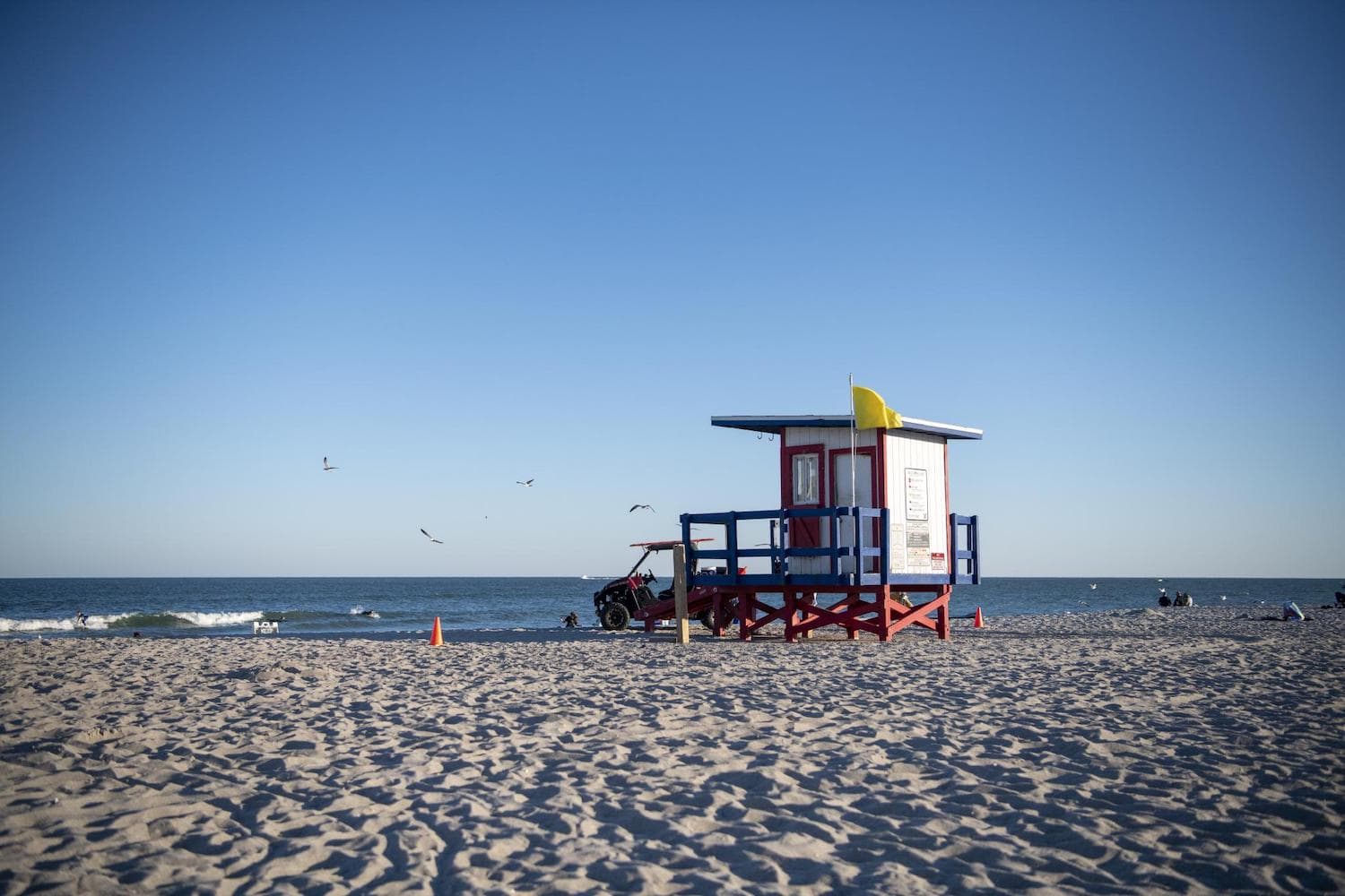 Stranhütte am Cocoa Beach in Florida, einem der besten Surfspots der Welt